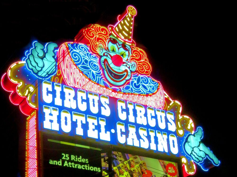 Illustrazione a tema circo/truffa legata al Network Marketing