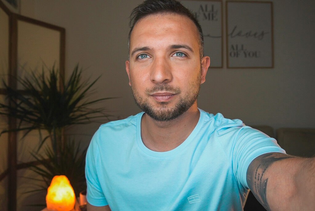 Selfie di Daniele durante la registrazione di un video per il canale YouTube